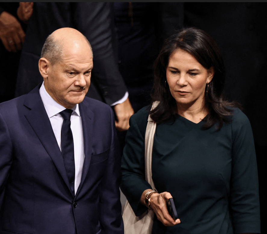 Streit mit Scholz: Baerbock ätzt weiter gegen den Kanzler