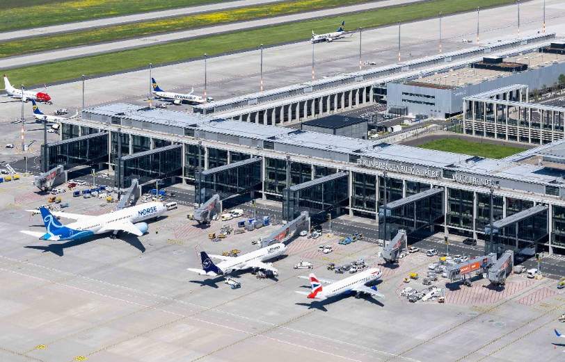 VW Golf vor Flughafen: Bereits 200.000 Euro Parkgebühr