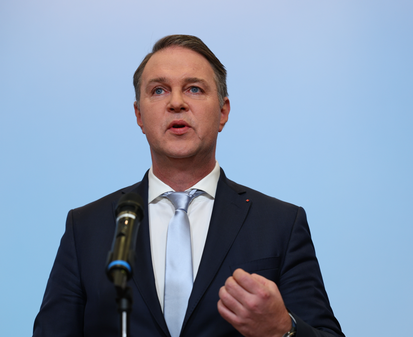 Ärger für Babler: Erste SPÖ-Gruppe sagt Nein zu Koalition mit ÖVP