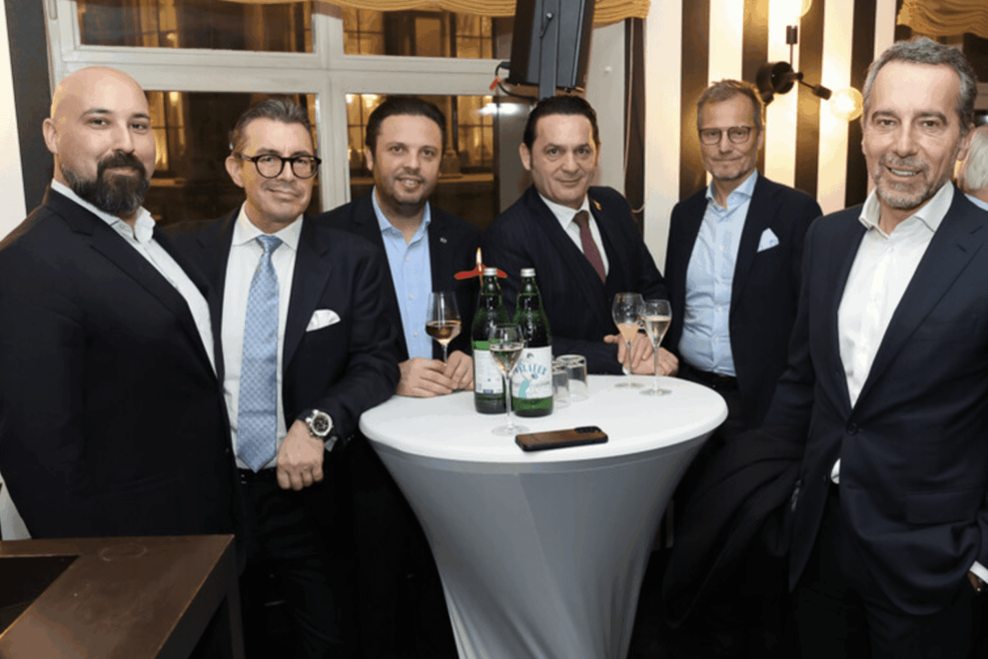 Balkan-Community gegen Babler und für Kern