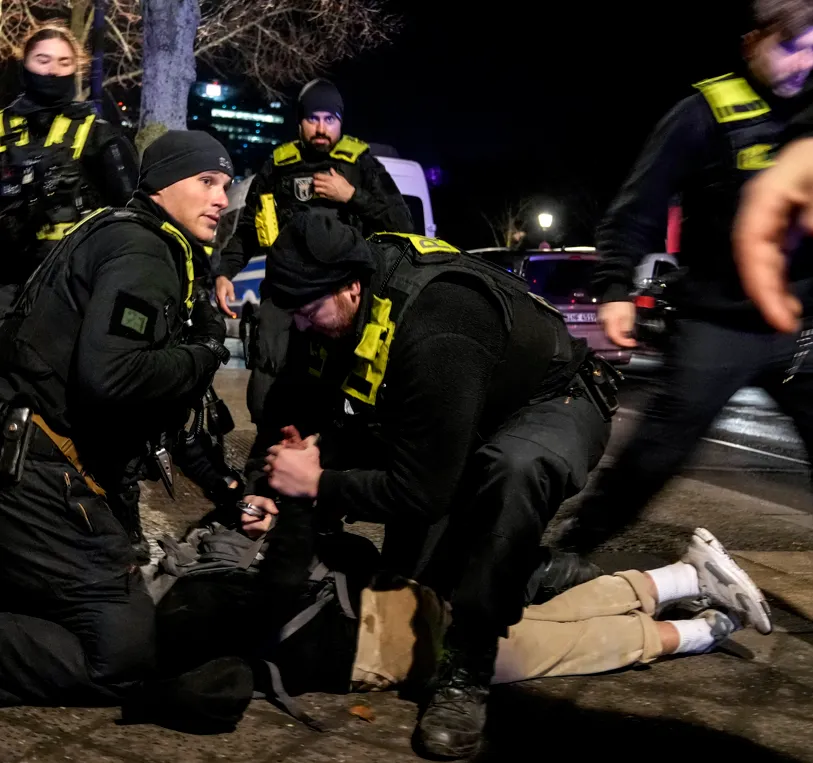 Terror bei Holocaust-Mahnmal: Täter ein Asylwerber aus Syrien