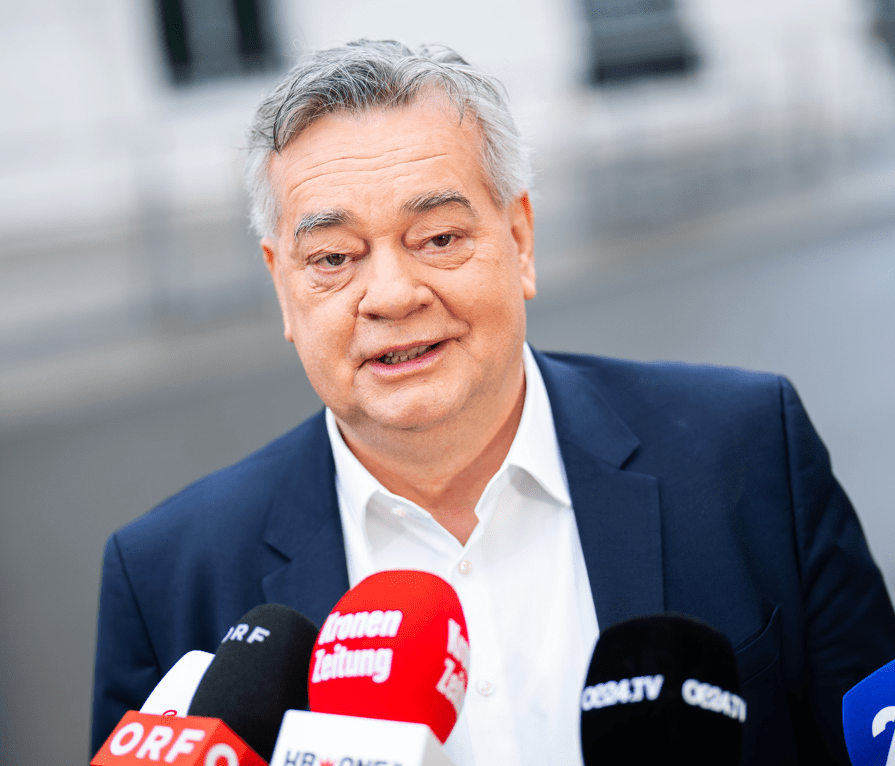 Kogler freut sich: „Rechtsextremer Kanzler verhindert“