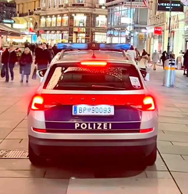 Polizeibericht: Lenker rast mit Tempo 230 durch Stadtgebiet