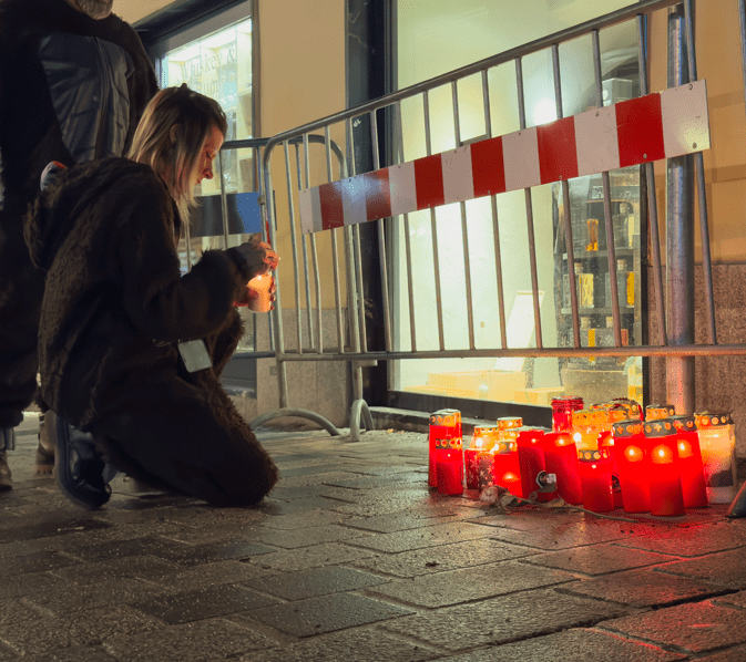 Tränen, Kerzen, Wut: Villach in tiefer Trauer