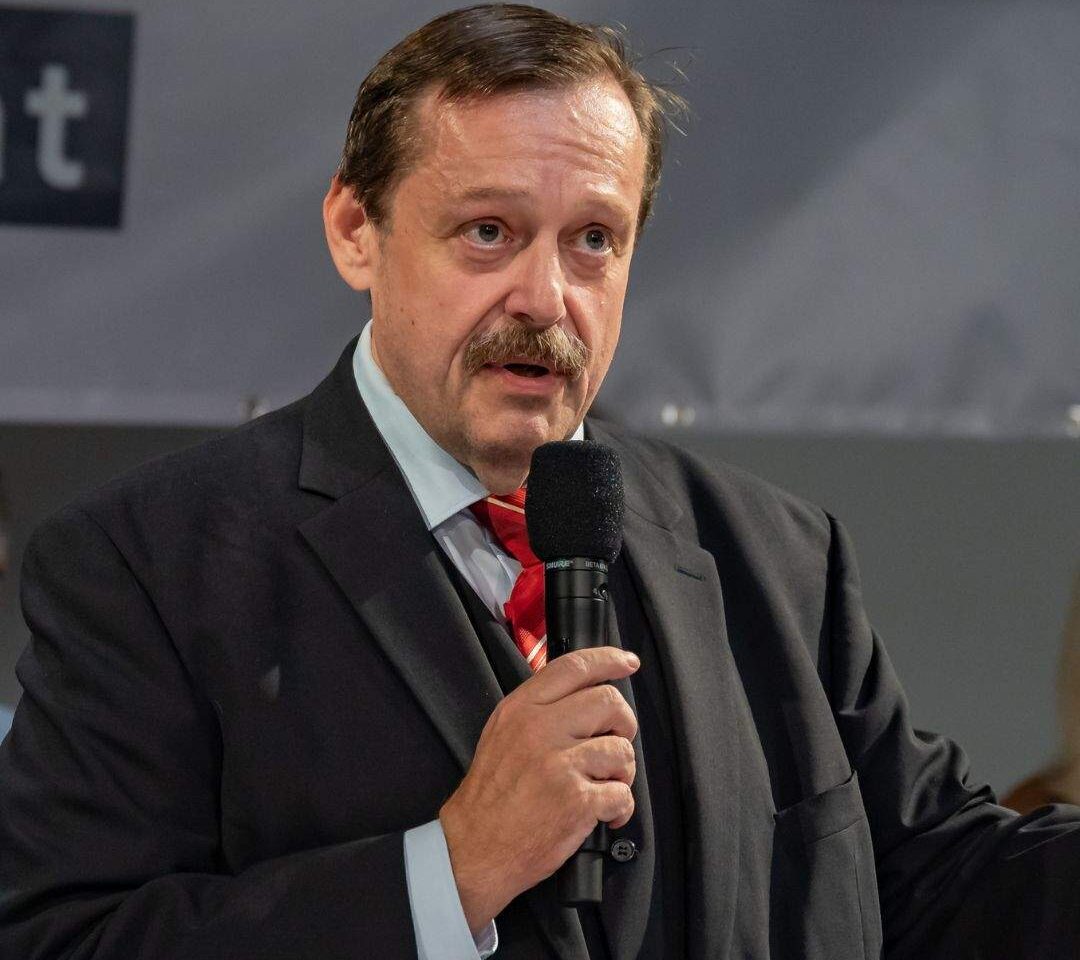 Interview mit Werner Gruber: Die Gesellschaft aus der Sicht der Physik