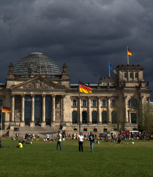 Was jetzt die SPD will: Keine Abschiebungen, Wahlrecht für alle