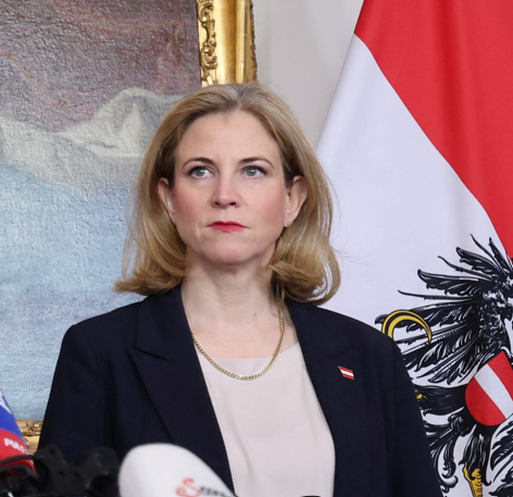 Verbot der Pride Parade: Meinl-Reisinger attackiert Orban