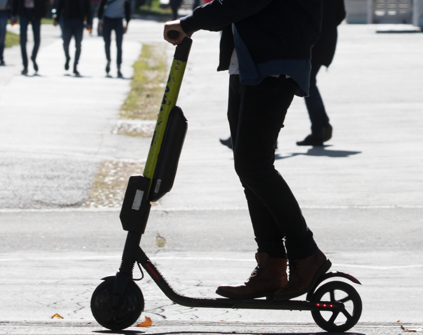 Kind schwer verletzt: 21 Monate Haft für Amokfahrt mit E-Scooter