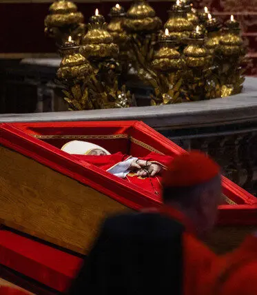 Der letzte Weg des Papstes wird zum Gipfeltreffen der Weltpolitik