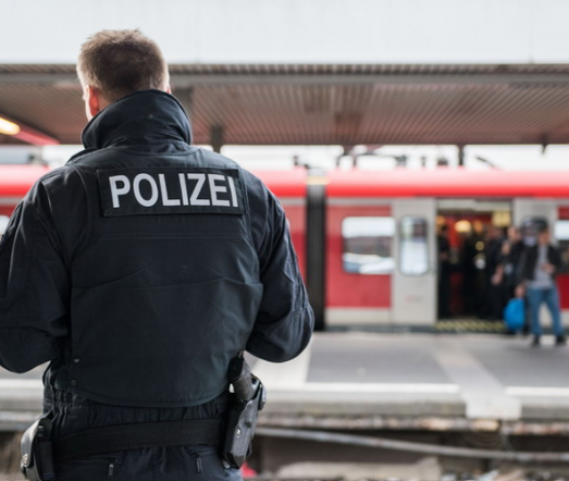 Amtsbekannte Täter: Syrer hetzen Buben stundenlang durch die Stadt