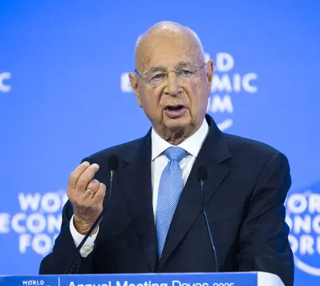 Ermittlungen, Abgang: Jetzt will WEF-Gründer Schwab 8 Millionen
