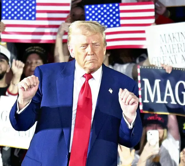 Trump lobt seine Bilanz, will zum Mars – und auch Papst werden