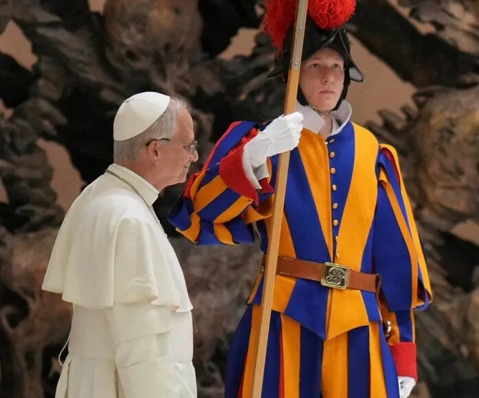 Milliarden-Budgetloch: Neuer Papst in Finanzproblemen