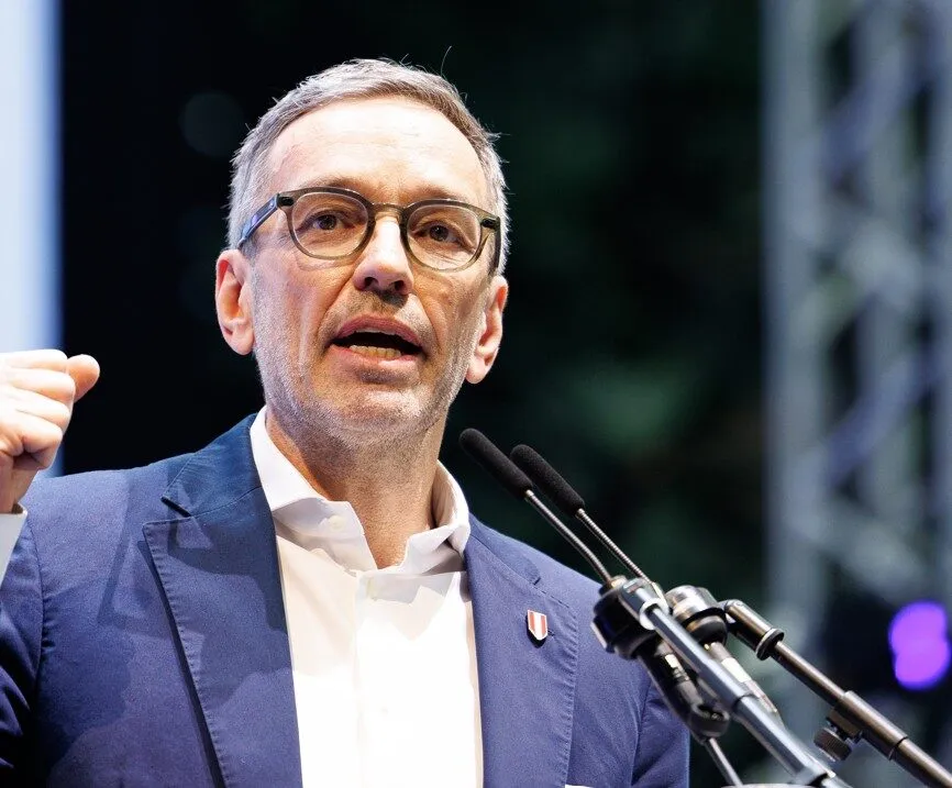 Millionenvorwürfe gegen die Patrioten für Europa – FPÖ und Le Pen unter Druck