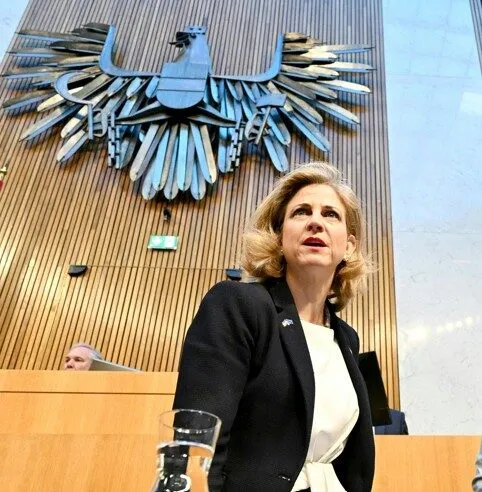 Millionen-Ausgaben, Streit, Skandale: Wie lange sind die NEOS noch in der Koalition?