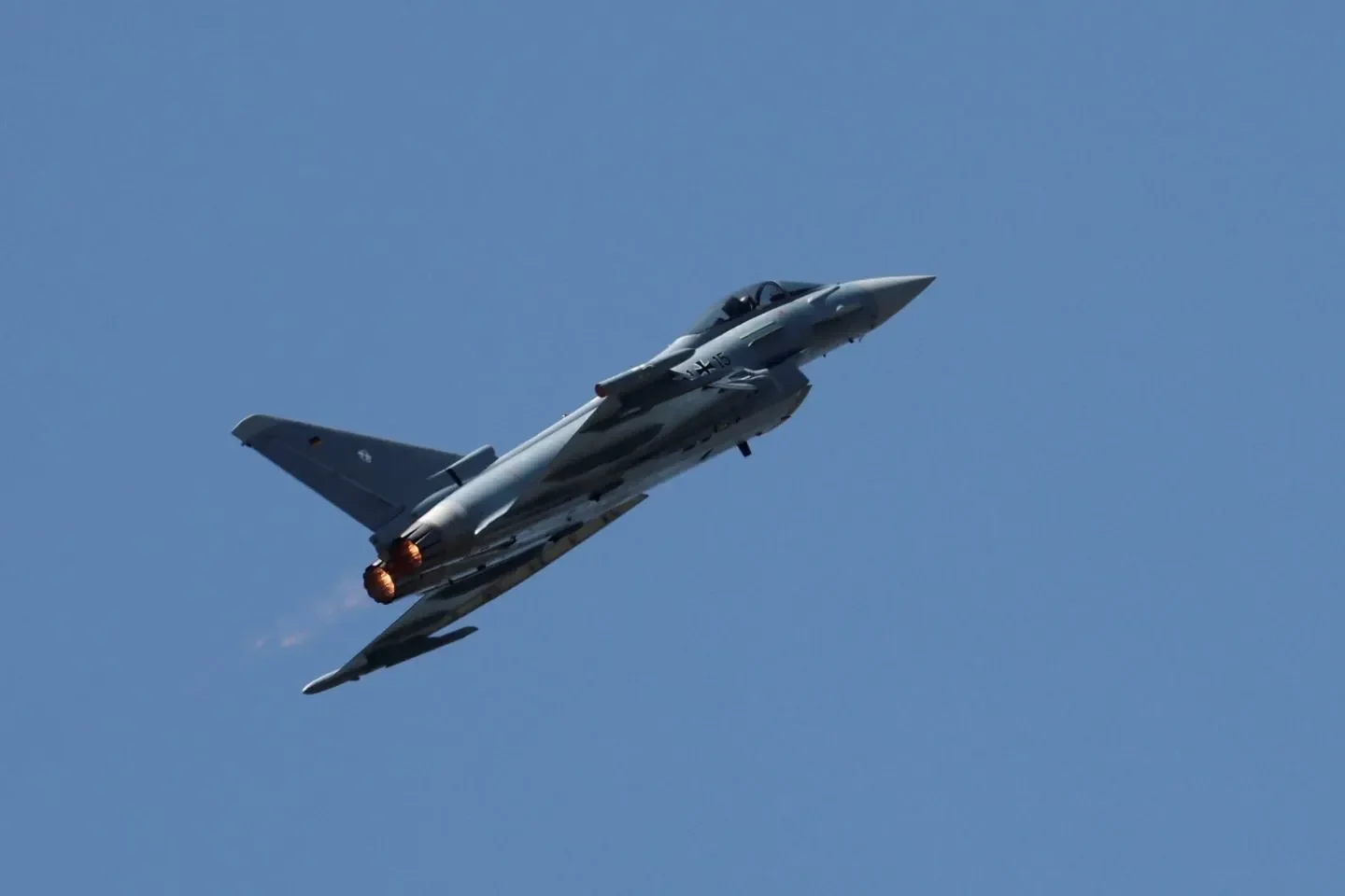 Alarm über der Ostsee: Russische Spionageflieger provozieren NATO – Eurofighter im Einsatz!