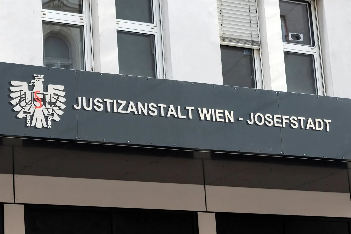 300-Kilo-Häftling treibt Kosten für Steuerzahler in die Höhe