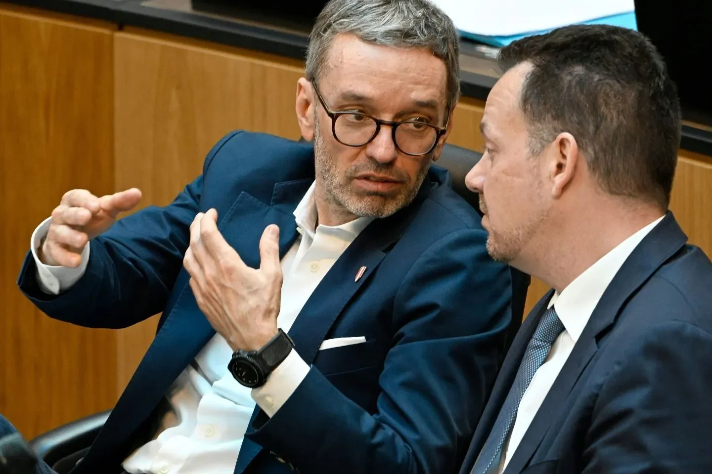 Milliarden für NGOs: Parlamentarischer Ausschuss zieht Bilanz — ohne „Smoking Gun“