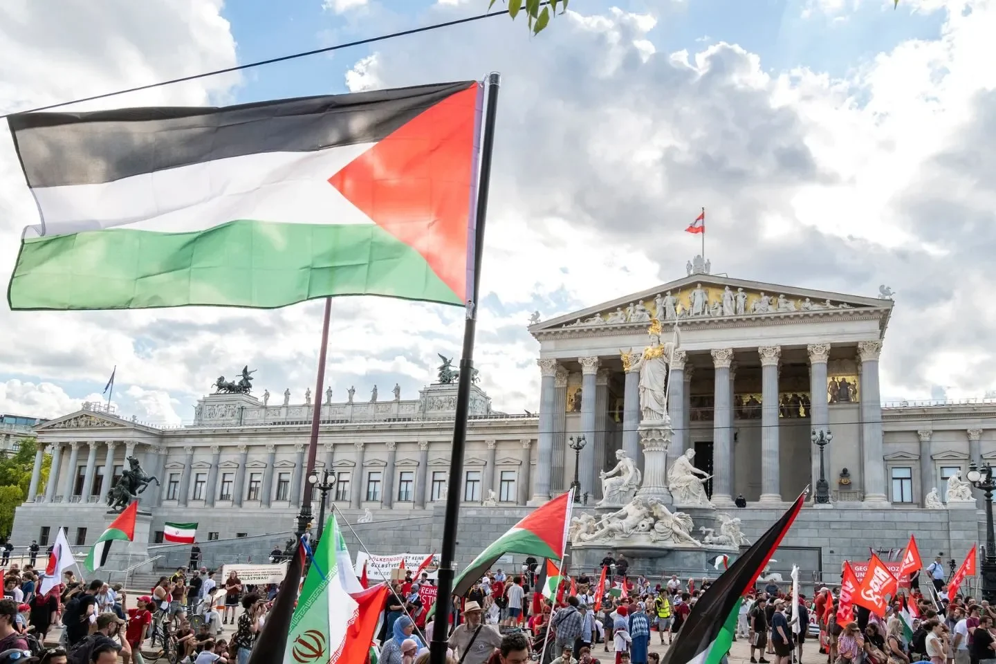 Demonstration in Wien: Proteste gegen Israels Politik und politische Reaktionen
