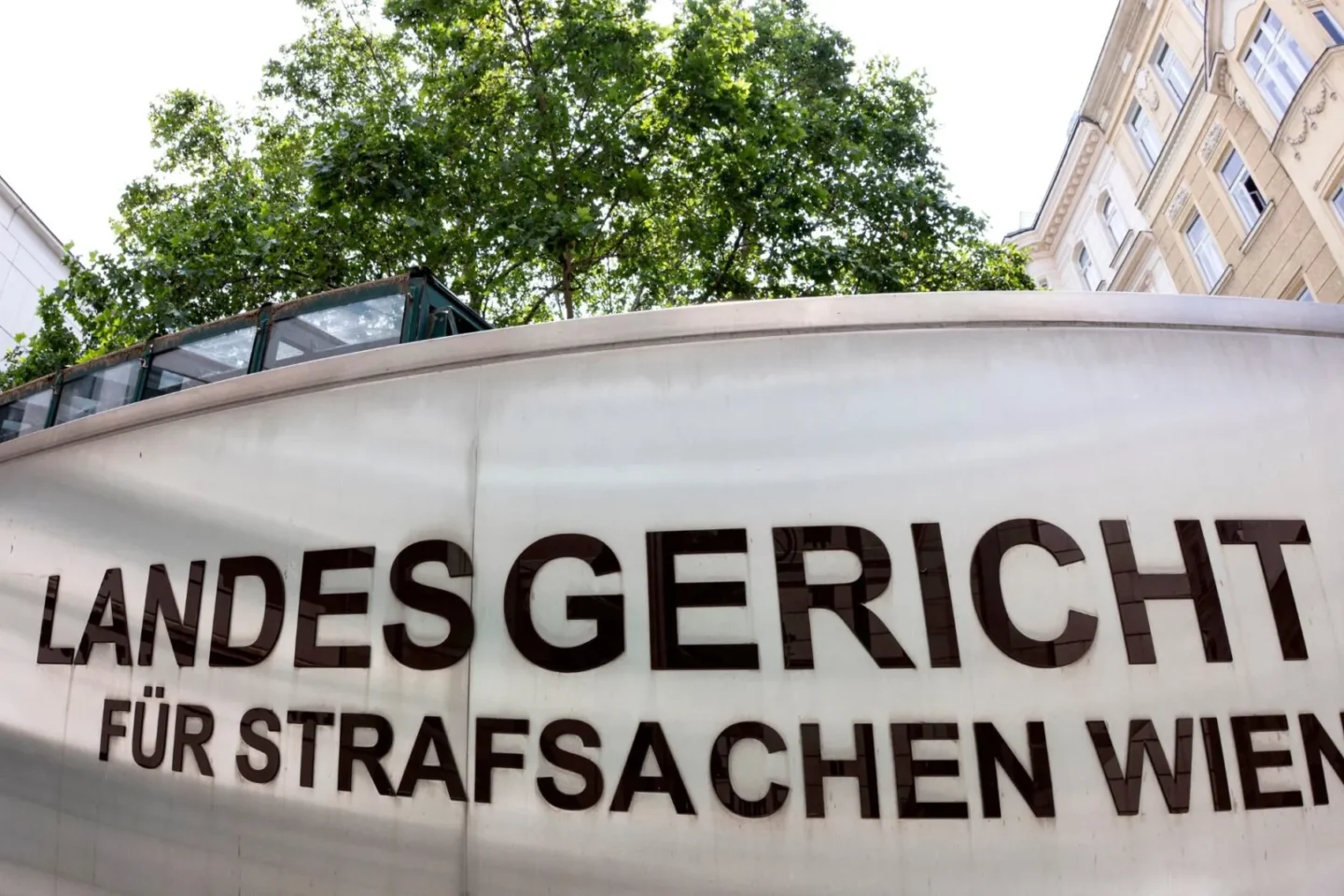 Steuer-Skandal vor Gericht: Die geheimen Deals von Wolf und Schelling