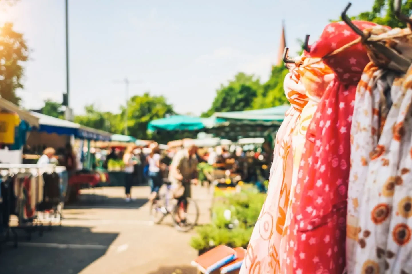 Angriff mit Frankfurter auf Muslima: Vorfall auf dem Wochenmarkt in Schärding