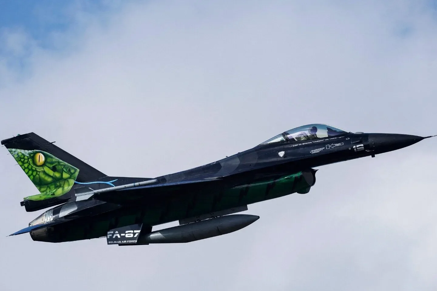 Erster Abschuss seiner Art: NATO-F-16 schießt ukrainische Drohne über Estland ab
