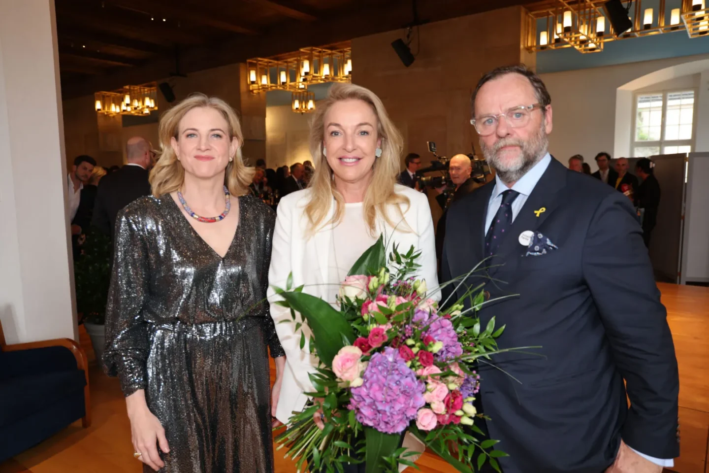 Luxus-Party der Neos: 15.000 Euro Steuergeld für einen Party-Abend