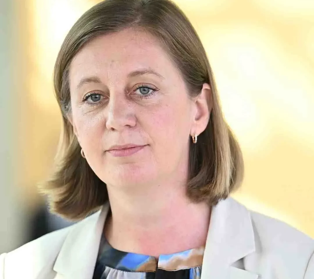 Eibinger-Miedl im Ö1-Interview: Spritpreisbremse verlängern, Pensionen anpassen, Teilzeit anreizen