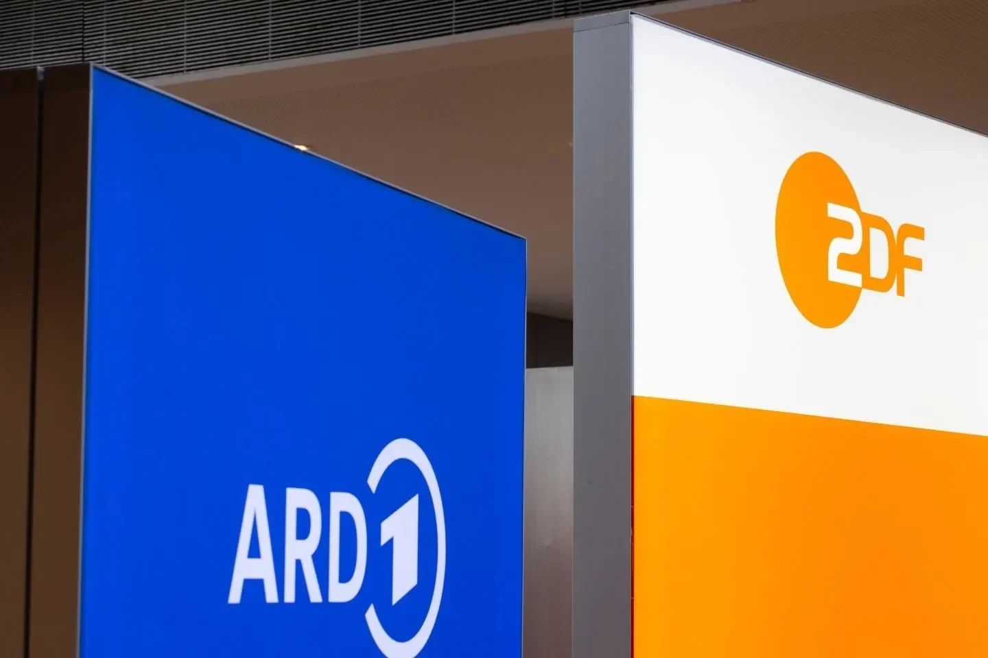 Tausende Klagen gegen ARD und ZDF: Rechtliche Schritte gegen den Rundfunkbeitrag