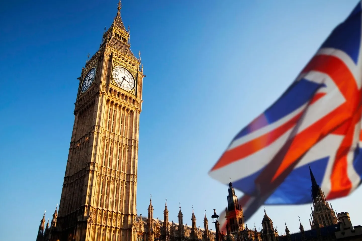 Großbritannien zieht die Notbremse: Härtere Regeln für Flüchtlinge!