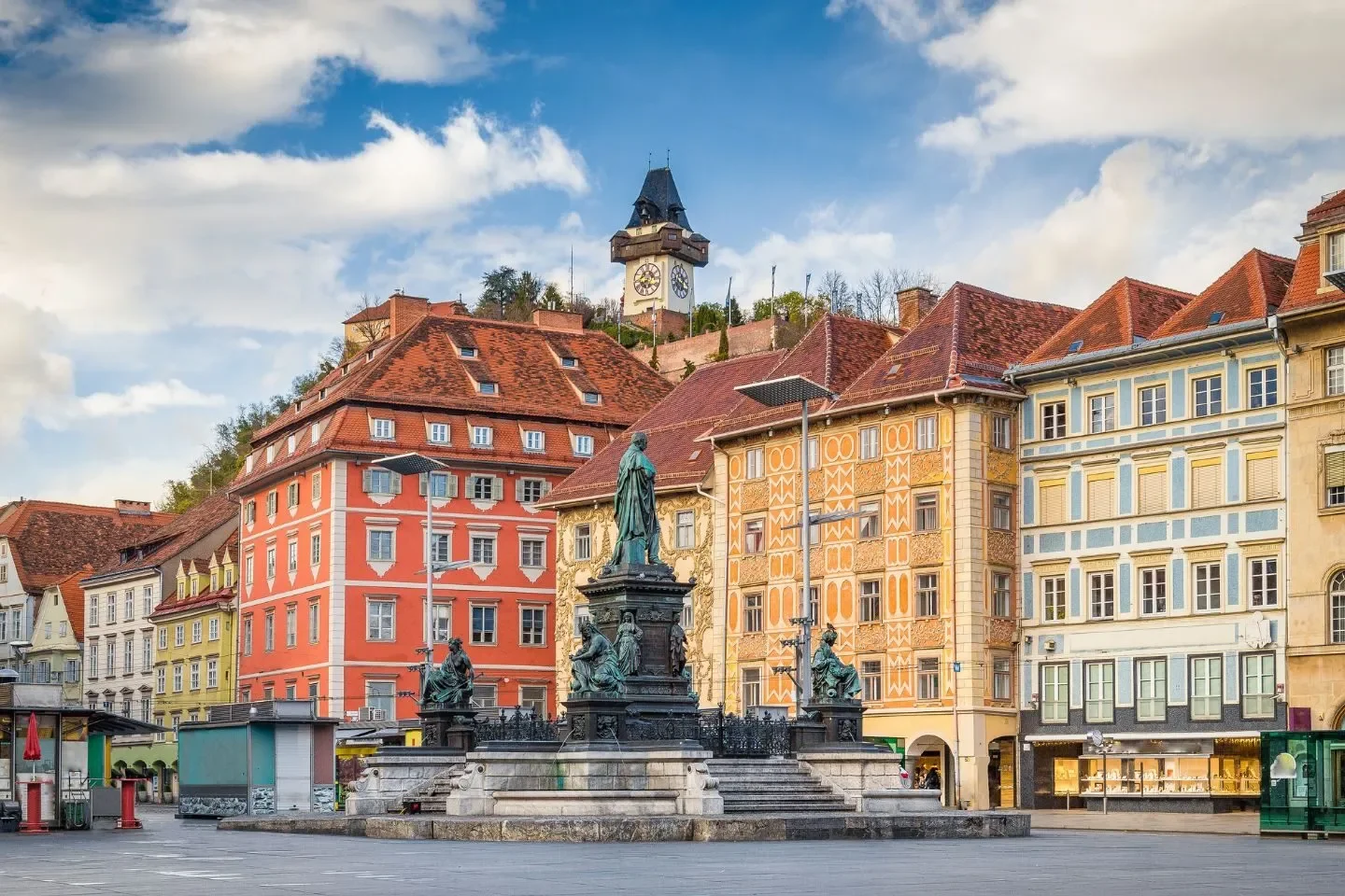 Bombendrohung in Graz: Hauptplatz im Ausnahmezustand!