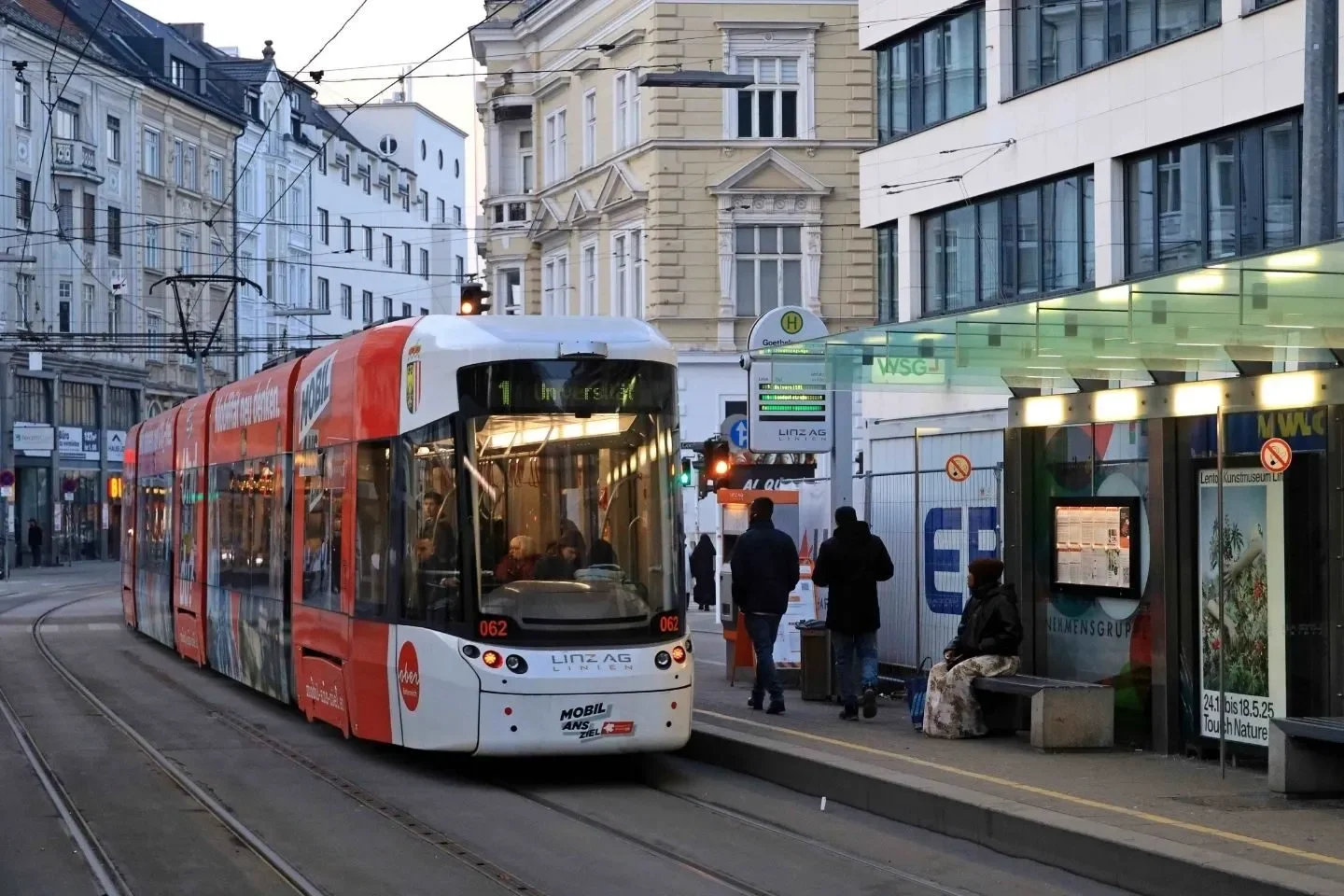 Brutale Straßenbahn-Attacke in Linz: Täter zu acht Monaten bedingter Haft verurteilt