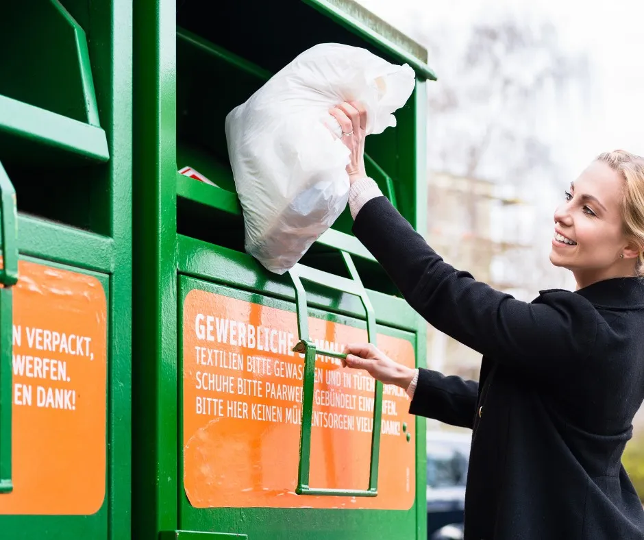 Aus für Altkleidercontainer: Wien räumt auf den Straßen auf