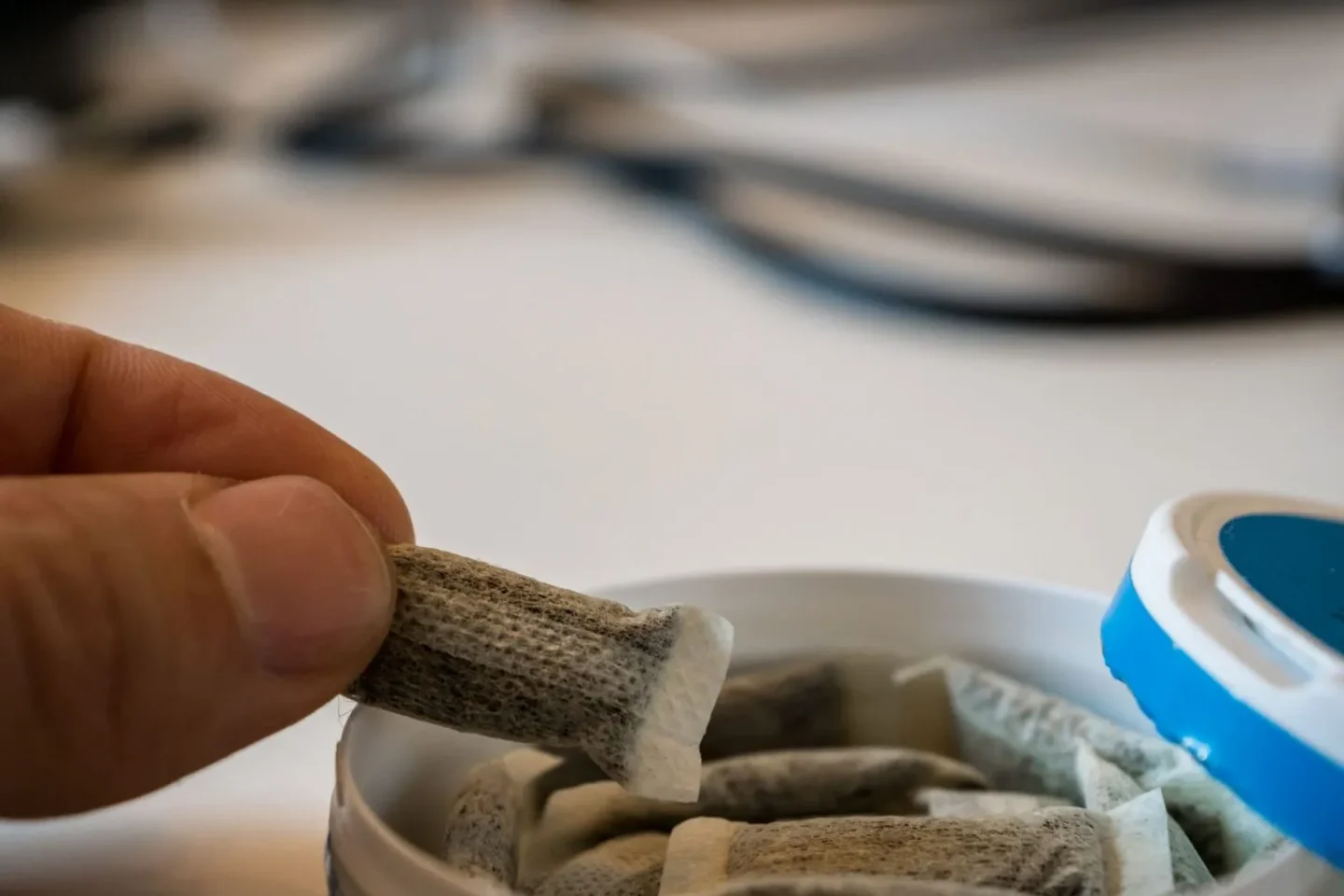 Nikotinbeutel im Klassenzimmer: Jeder sechste Schüler greift zu den kleinen Säckchen