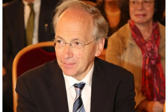 Von Franz Johann Morgenbesser from Vienna, Austria - Prof. Rudolf Taschner, CC BY-SA 2.0, https://commons.wikimedia.org/w/index.php?curid=40354065