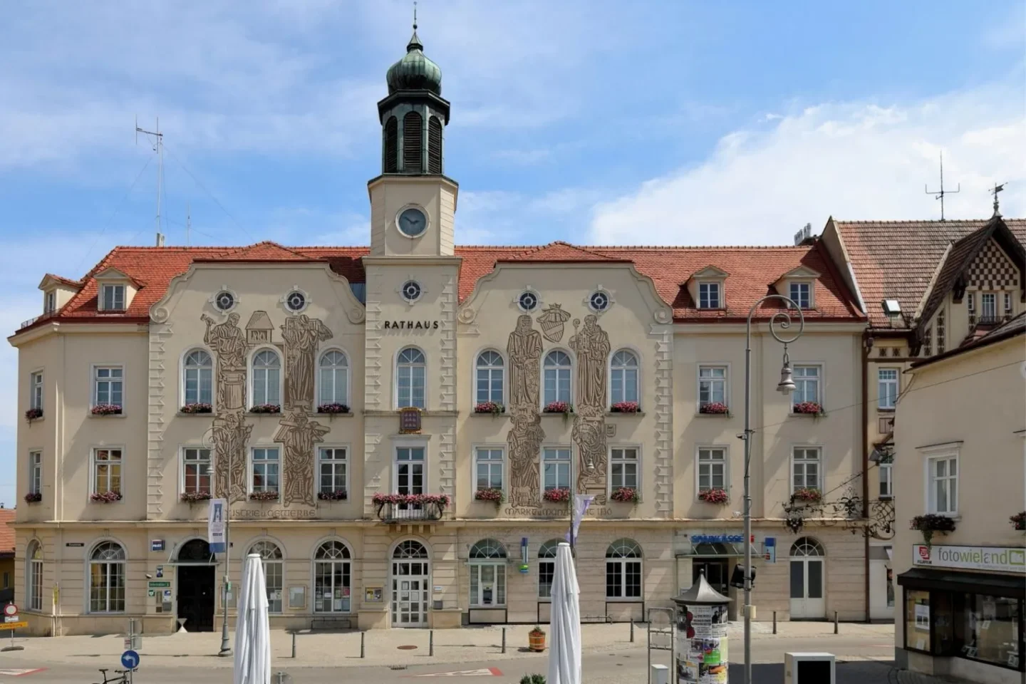 Neunkirchen: ÖVP setzt sich in Kopf-an-Kopf-Rennen durch – blauer Höhenflug endet in Bruchlandung