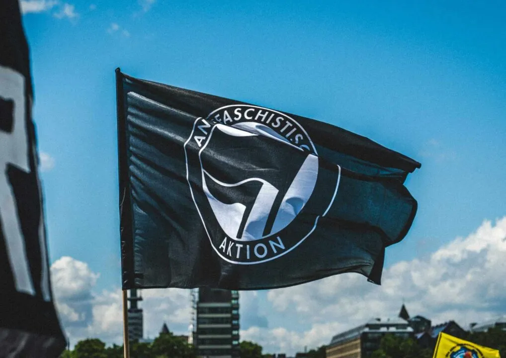 Antifa droht bei AfD-Wahlsieg mit Landtag-Sturm in Magdeburg – Polizei stuft Lage hoch