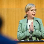 Parlamentsdirektion/​Katie-Aileen Dempsey