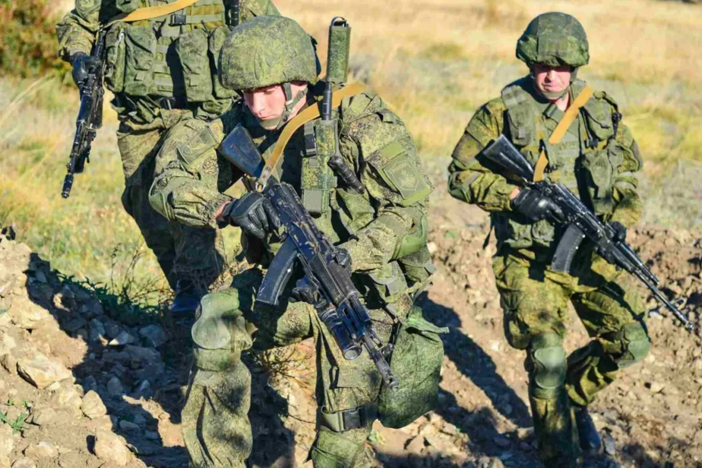Satellitenbilder alarmieren Nordeuropa: Russland baut Militärinfrastruktur an NATO-Grenze aus