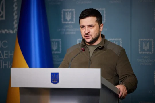 Von President Of Ukraine from Україна - Every shot of Russia at Ukraine is a step towards its self-destruction - address by President Volodymyr Zelenskyy., Gemeinfrei, https://commons.wikimedia.org/w/index.php?curid=116104942