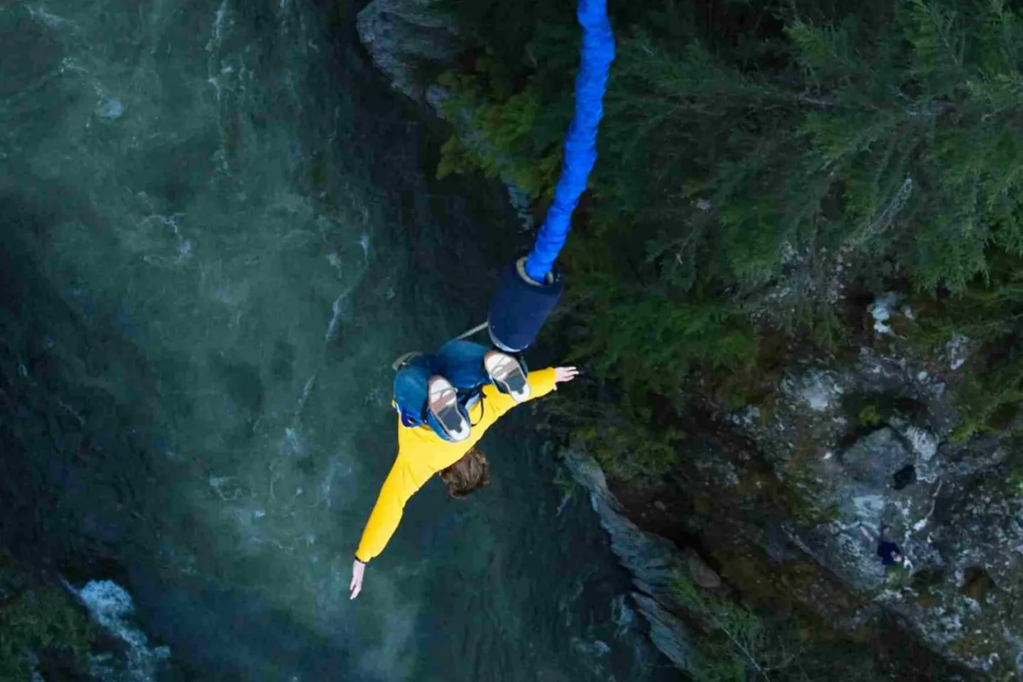 Seil vergessen: 21-Jährige stirbt bei Bungee-Sprung ohne Sicherung