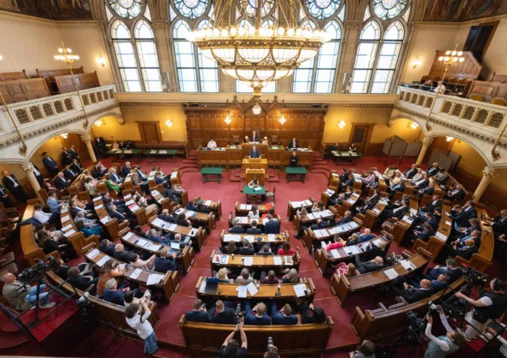 „Huach zua, klaner Bua“: Hitze und Schreiduell im Wiener Landtag zwischen NEOS und FPÖ
