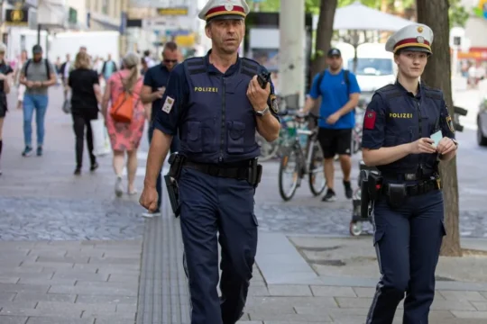 Von Mussi Katz from Israel - Austrian polizei, CC0, https://commons.wikimedia.org/w/index.php?curid=156038606