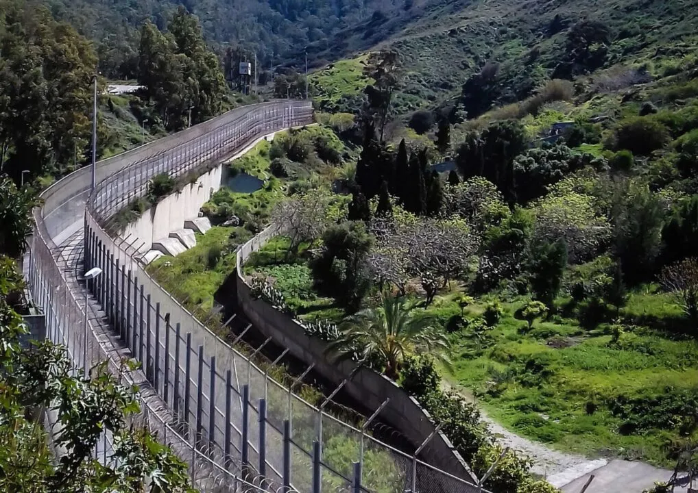 Tumulte in Ceuta bei Verlegung ins neue Hafenlager