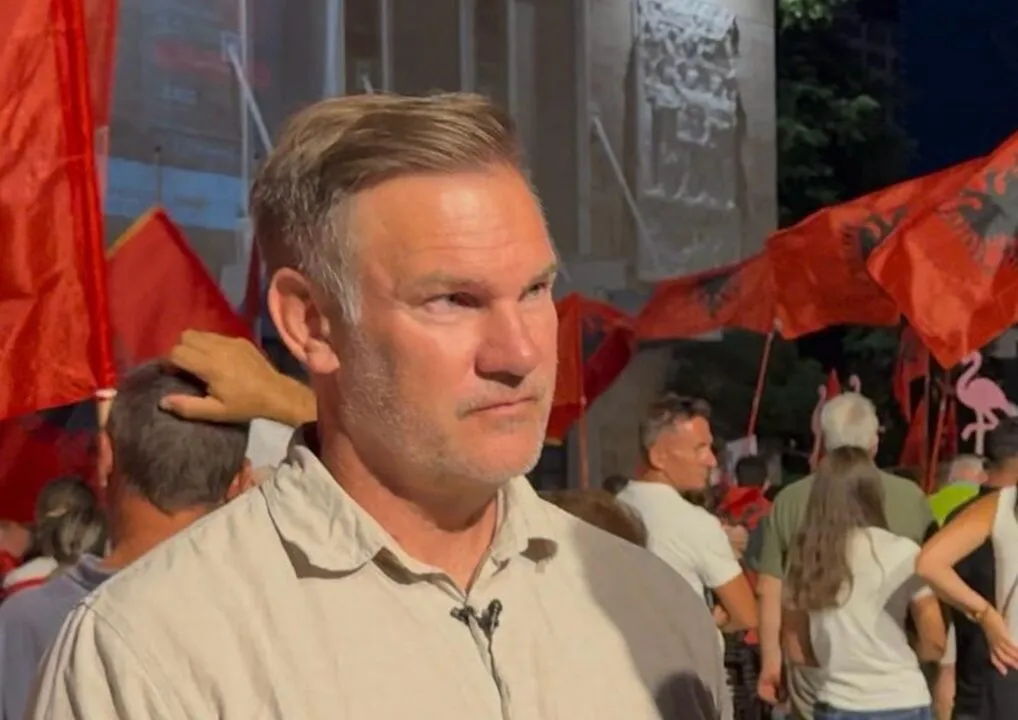 Dokumentarfilm über Regierung Rama: Österreichischer Produzent Frederik Füssel verfolgt die Spur des Geldes